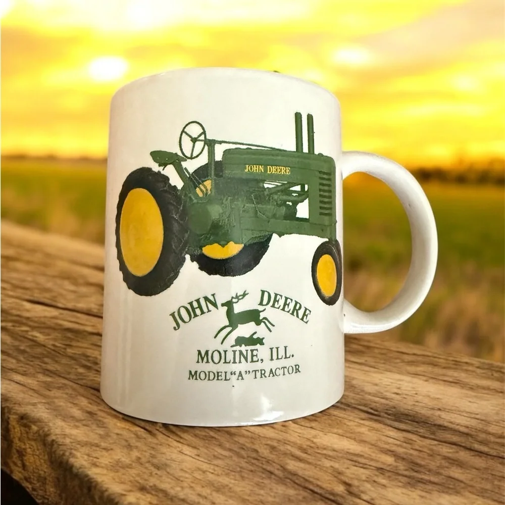 🔥2/$24 or 3/$30🔥John Deere White and Green Tractor Mug - Picture 1 of 3